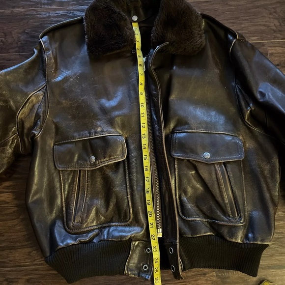 Vintage Distressed Leather Bomber Jacket - Picture 4 of 8